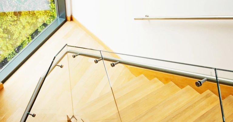 Comparing Glass Railings to Traditional Railings: Pros and Cons - Unity ...